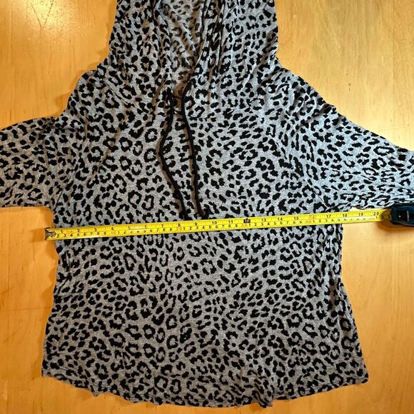 Atticute Lightweight Leopard Patterned Long-Sleeved Hoodie Pullover Top Small - Picture 8 of 9